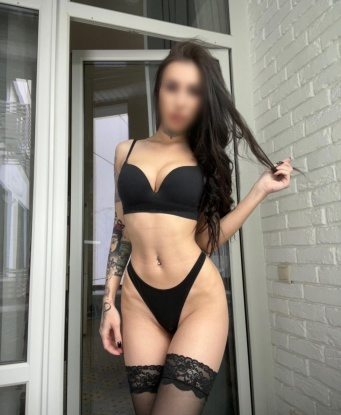 Сексуальная кошечка ждет похотливого котика для развратных игр и незабываемых приключений. Буду ласковой и страстной подругой, которая сделает твои желания реальностью. 8129, 18 лет